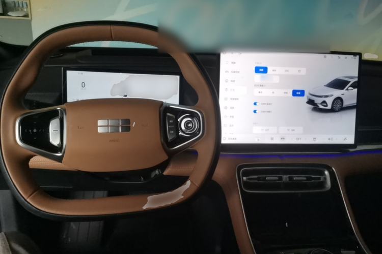 Used Geely Galaxy A7 2025 Model EM-i 150km Starship Edition Center Console