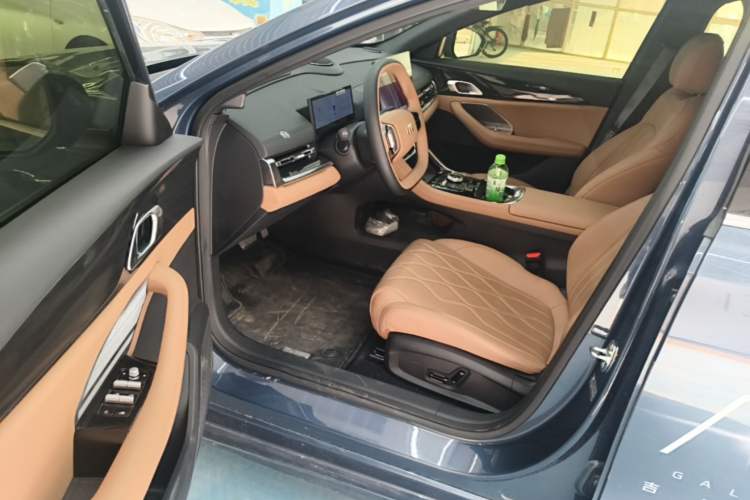Used Geely Galaxy A7 2025 Model EM-i 150km Starship Edition Driver Seat