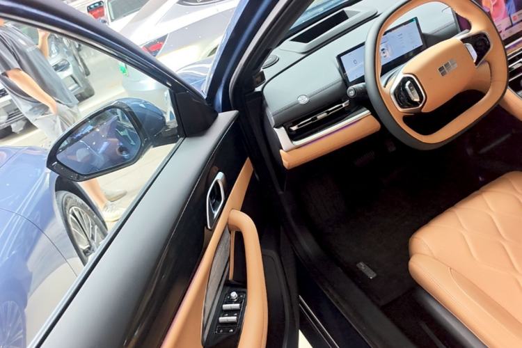 Used Geely Galaxy A7 2025 Model EM-i 150km Starship Edition Driver Seat