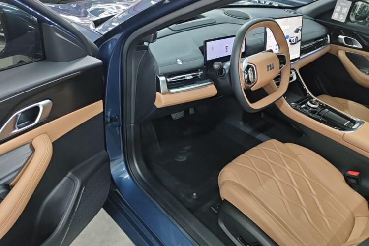 Used Geely Galaxy A7 2025 Model EM-i 150km Starship Edition Driver Seat