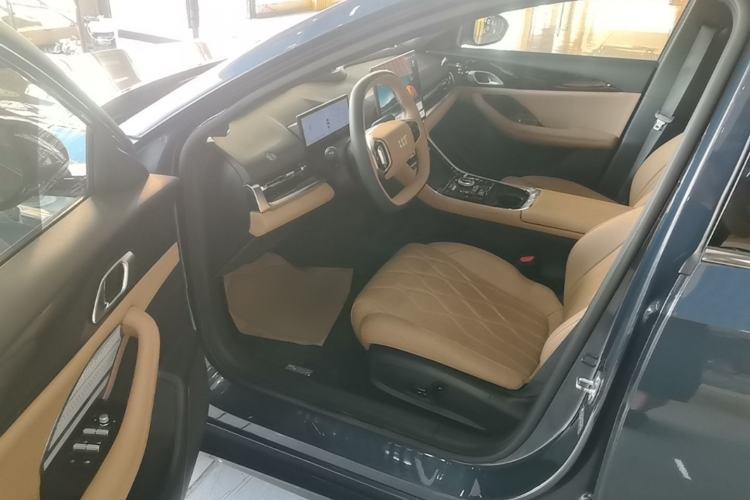 Used Geely Galaxy A7 2025 Model EM-i 150km Starship Edition Driver Seat