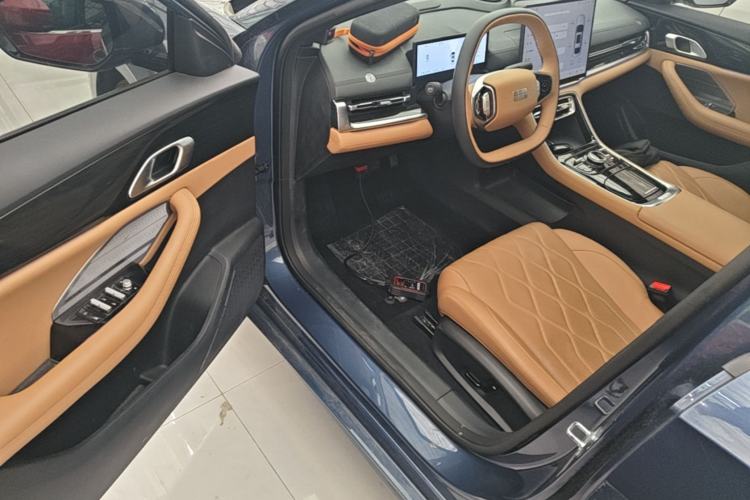 Used Geely Galaxy A7 2025 Model EM-i 150km Starship Edition Driver Seat