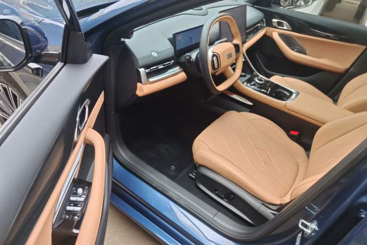 Used Geely Galaxy A7 2025 Model EM-i 150km Starship Edition Driver Seat