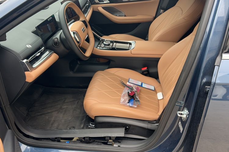Used Geely Galaxy A7 2025 Model EM-i 150km Starship Edition Driver Seat