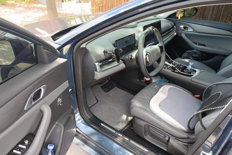 Used Geely Galaxy A7 2025 Model EM-i 70km Luxury Edition Driver Seat