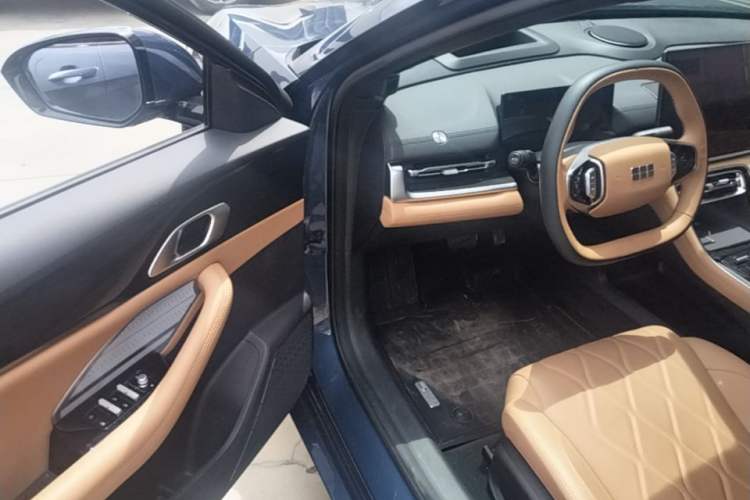 Used Geely Galaxy A7 2025 Model EM-i 150km Starship Edition Driver Seat