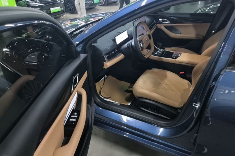Used Geely Galaxy A7 2025 Model EM-i 150km Starship Edition Driver Seat