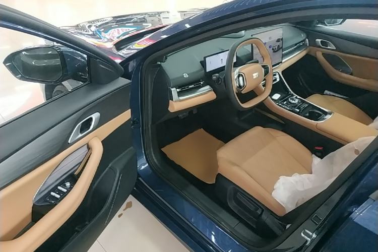 Used Geely Galaxy A7 2025 Model EM-i 150km Long-Distance Edition Driver Seat