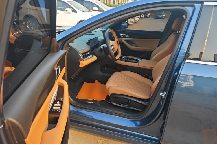 Used Geely Galaxy A7 2025 Model EM-i 150km Starship Edition Driver Seat