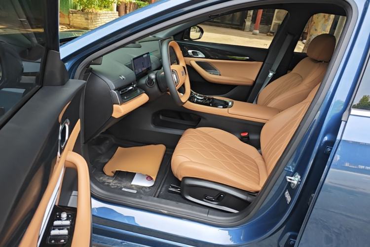 Used Geely Galaxy A7 2025 Model EM-i 150km Starship Edition Driver Seat