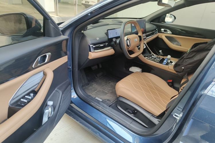 Used Geely Galaxy A7 2025 Model EM-i 150km Starship Edition Driver Seat