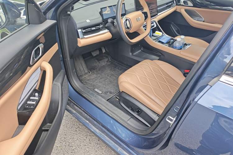 Used Geely Galaxy A7 2025 Model EM-i 150km Starship Edition Driver Seat