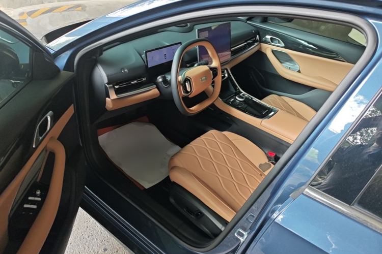 Used Geely Galaxy A7 2025 Model EM-i 150km Starship Edition Driver Seat