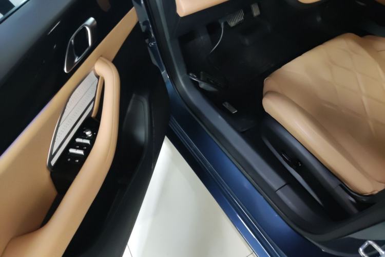 Used Geely Galaxy A7 2025 Model EM-i 150km Starship Edition Driver Seat