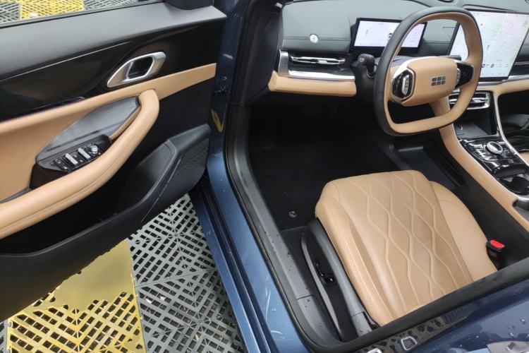 Used Geely Galaxy A7 2025 Model EM-i 150km Starship Edition Driver Seat