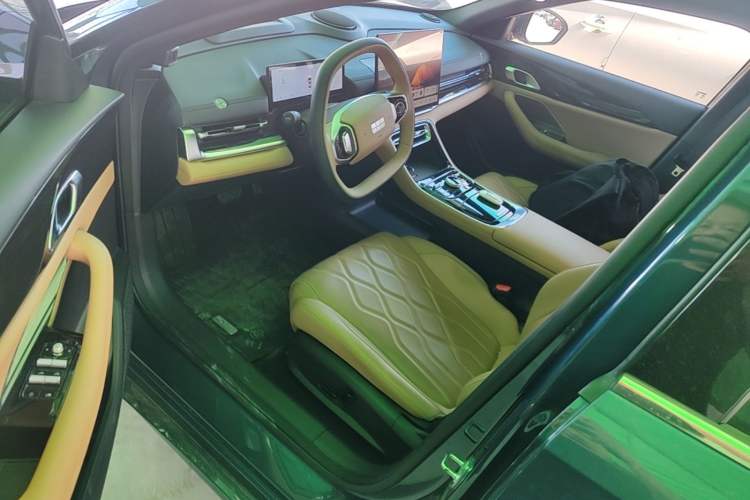 Used Geely Galaxy A7 2025 Model EM-i 150km Starship Edition Driver Seat