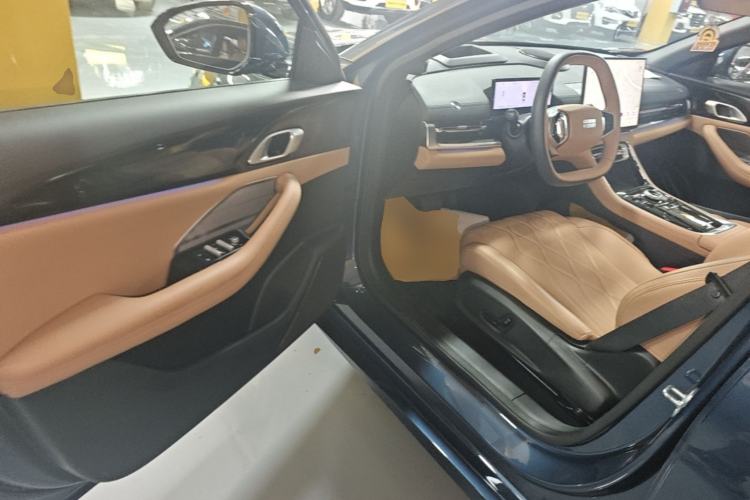 Used Geely Galaxy A7 2025 Model EM-i 150km Starship Edition Driver Seat