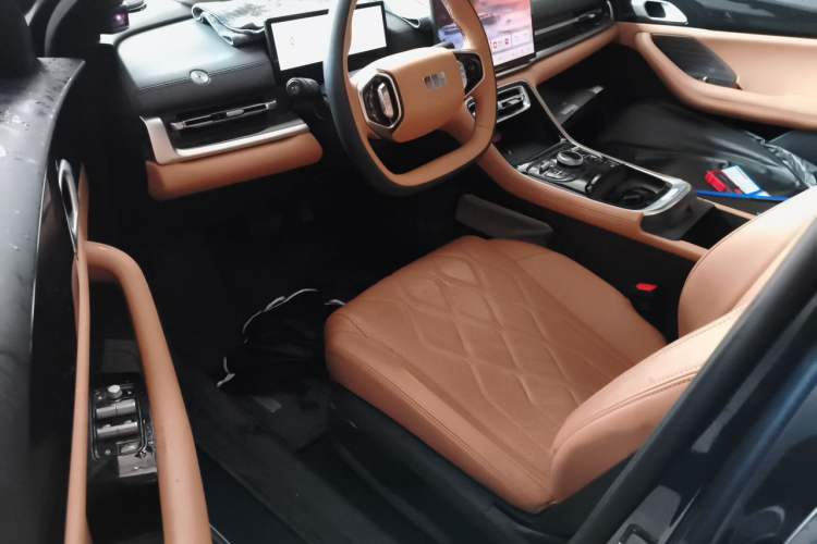 Used Geely Galaxy A7 2025 Model EM-i 150km Exploration+ Edition Driver Seat