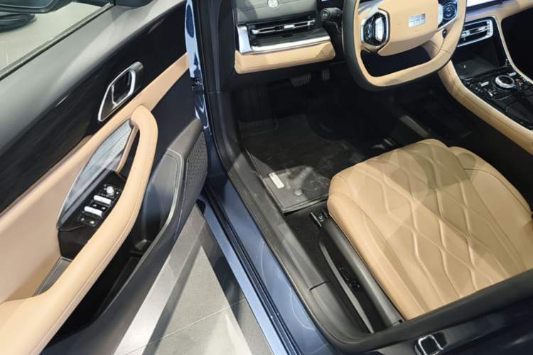 Used Geely Galaxy A7 2025 Model EM-i 150km Starship Edition Driver Seat