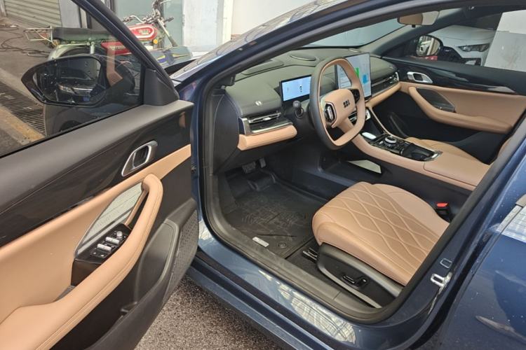 Used Geely Galaxy A7 2025 Model EM-i 150km Starship Edition Driver Seat