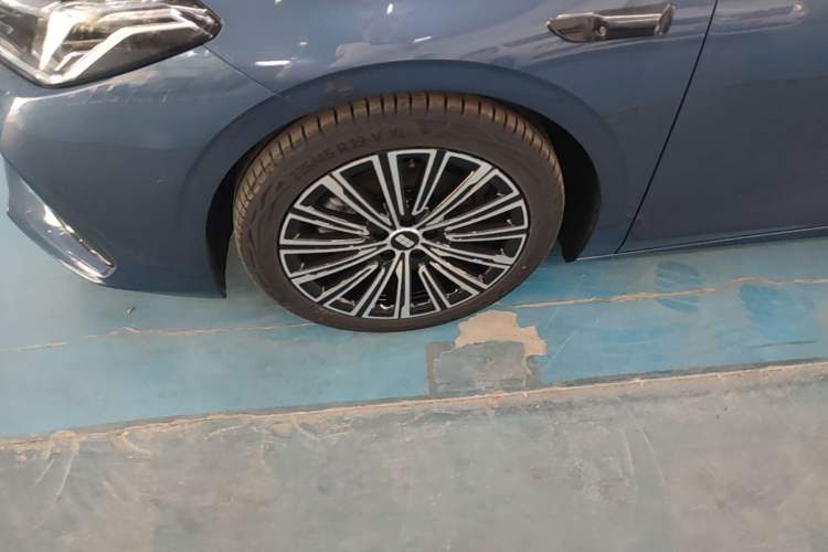 Used Geely Galaxy A7 2025 Model EM-i 150km Starship Edition Exterior 4