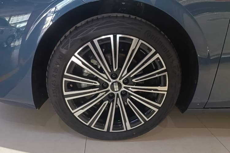 Used Geely Galaxy A7 2025 Model EM-i 150km Starship Edition Exterior 4