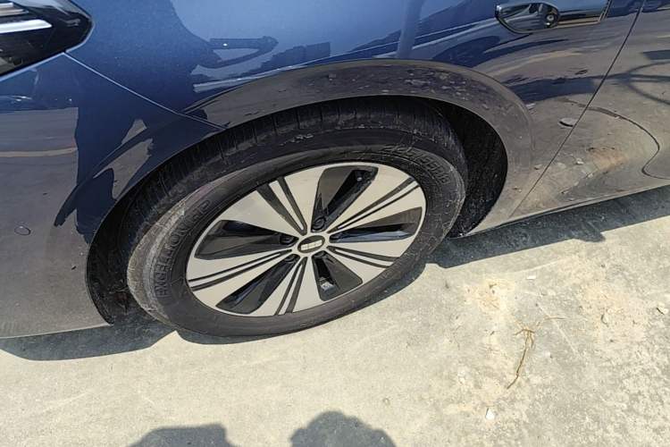 Used Geely Galaxy A7 2025 Model EM-i 150km Exploration+ Edition Exterior 4