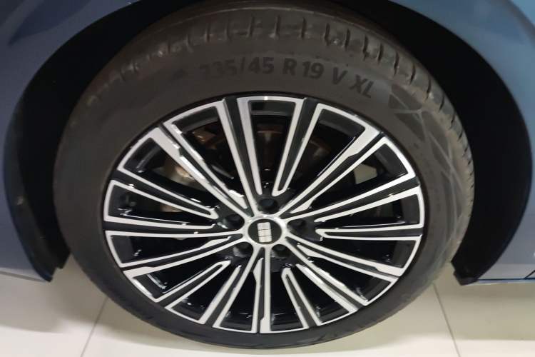Used Geely Galaxy A7 2025 Model EM-i 150km Starship Edition Exterior 4