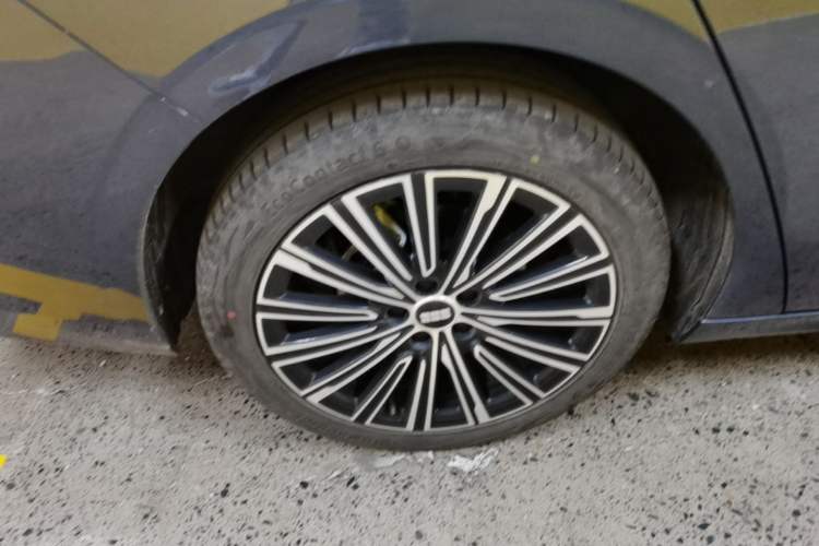 Used Geely Galaxy A7 2025 Model EM-i 150km Starship Edition Exterior 5