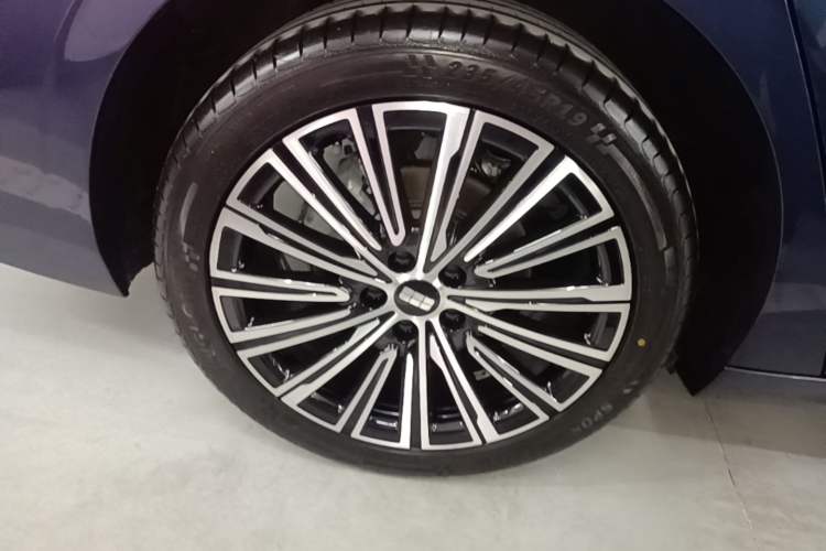 Used Geely Galaxy A7 2025 Model EM-i 150km Starship Edition Exterior 5