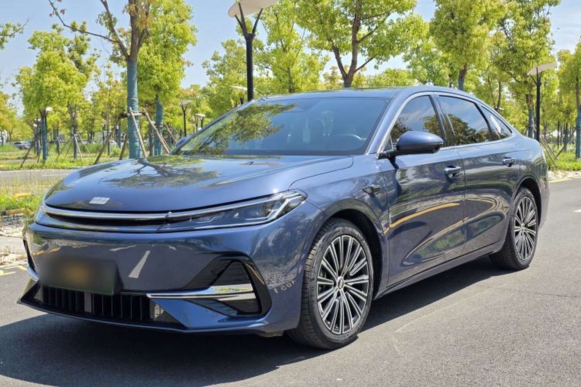 Used Geely Galaxy A7 2025 Model EM-i 150km Starship Edition Front Left 45 Deg