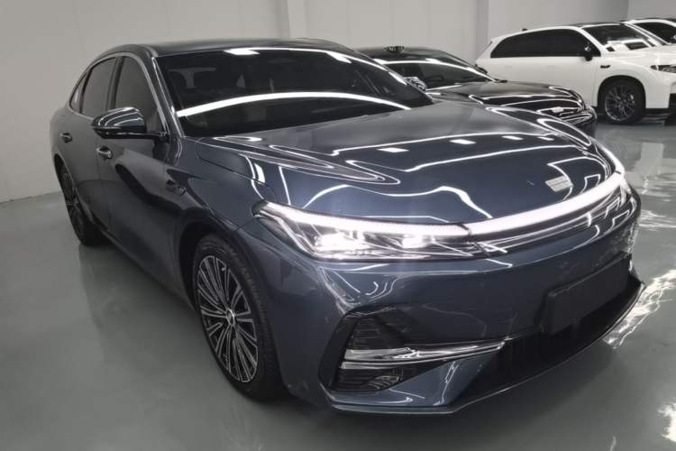 Used Geely Galaxy A7 2025 Model EM-i 150km Starship Edition Front Right 45 Deg