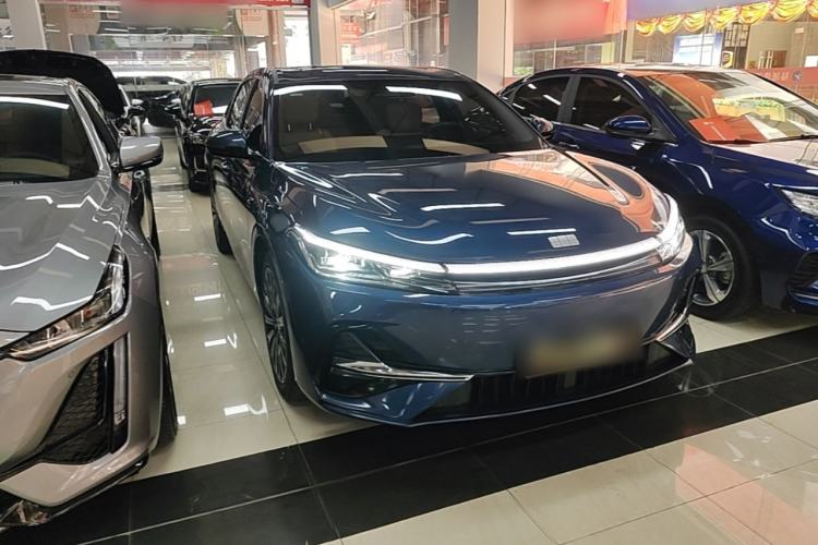 Used Geely Galaxy A7 2025 Model EM-i 150km Starship Edition Front Right 45 Deg