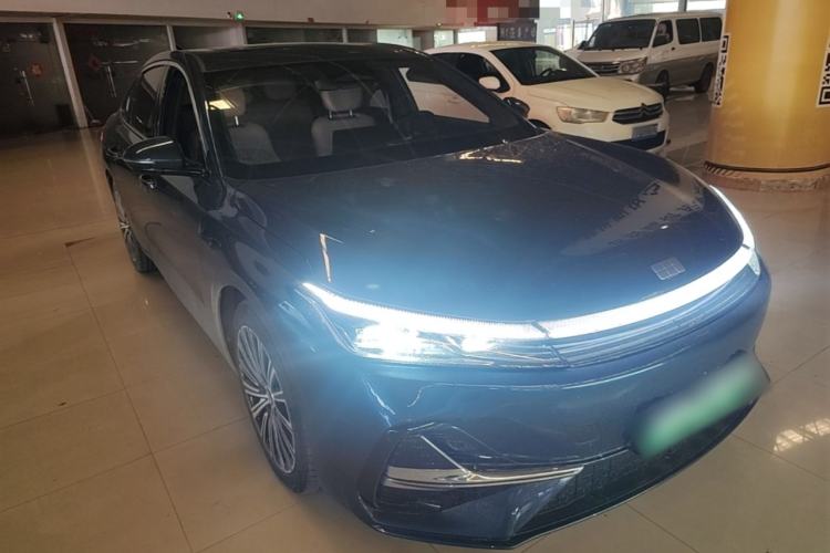 Used Geely Galaxy A7 2025 Model EM-i 150km Starship Edition Front Right 45 Deg