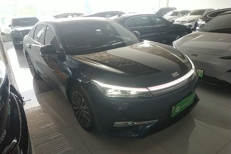Used Geely Galaxy A7 2025 Model EM-i 150km Starship Edition Front Right 45 Deg