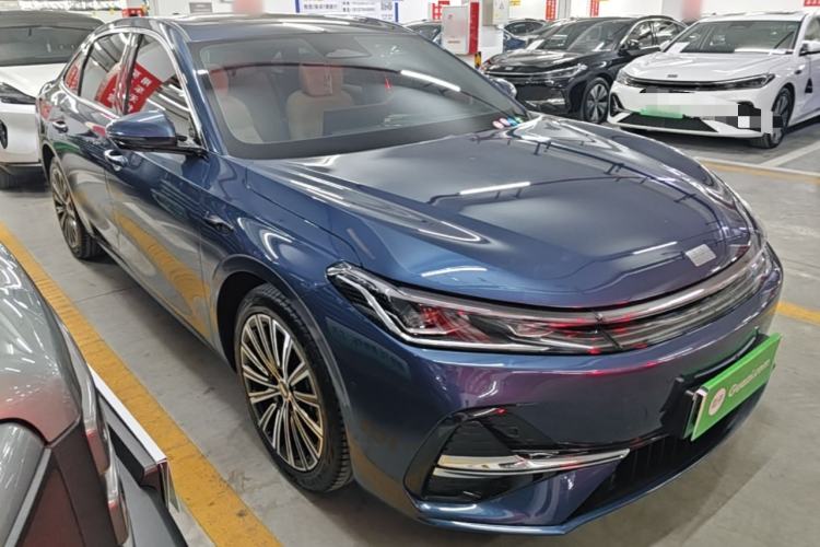 Used Geely Galaxy A7 2025 Model EM-i 150km Starship Edition Front Right 45 Deg