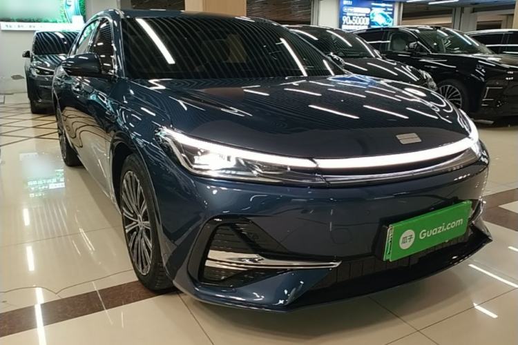 Used Geely Galaxy A7 2025 Model EM-i 150km Starship Edition Front Right 45 Deg