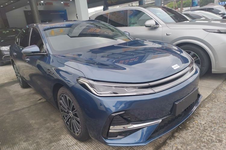 Used Geely Galaxy A7 2025 Model EM-i 150km Starship Edition Front Right 45 Deg