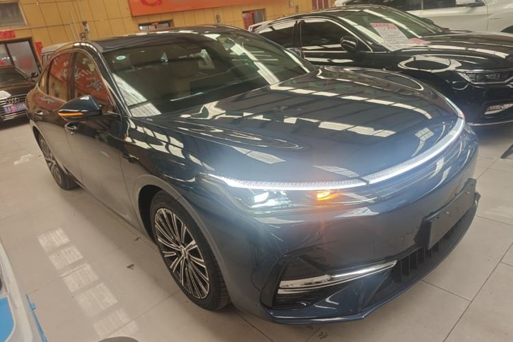 Used Geely Galaxy A7 2025 Model EM-i 150km Starship Edition Front Right 45 Deg