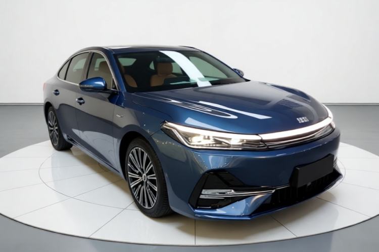 Used Geely Galaxy A7 2025 Model EM-i 150km Starship Edition Front Right 45 Deg