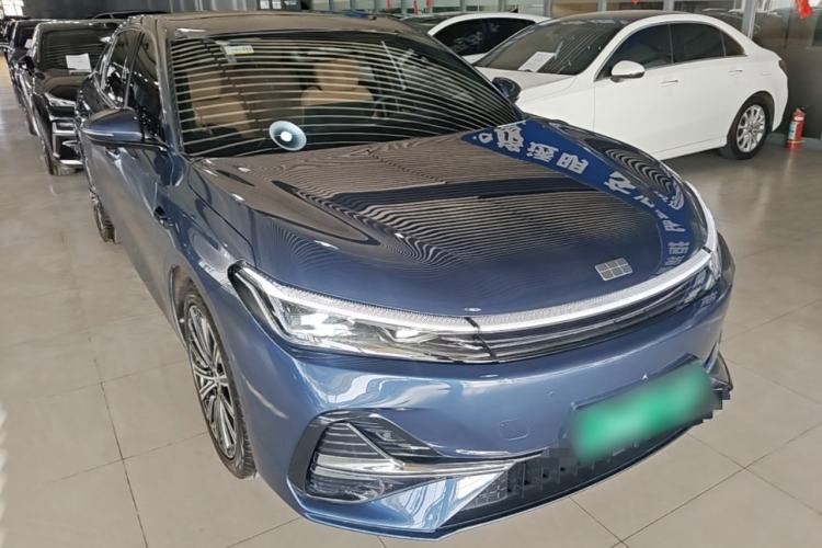 Used Geely Galaxy A7 2025 Model EM-i 150km Starship Edition Front Right 45 Deg