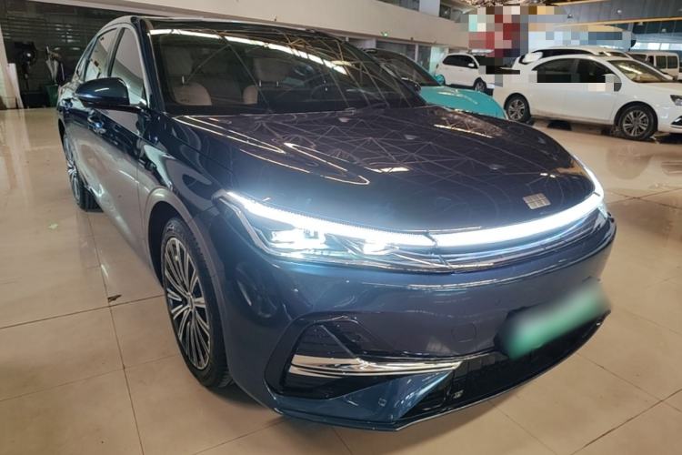 Used Geely Galaxy A7 2025 Model EM-i 150km Starship Edition Front Right 45 Deg