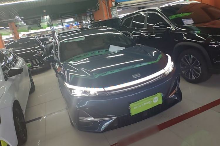 Used Geely Galaxy A7 2025 Model EM-i 150km Starship Edition Front Right 45 Deg