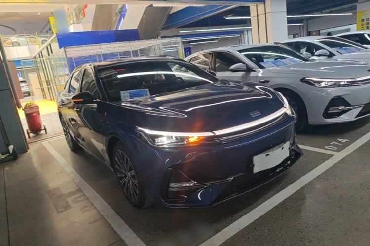 Used Geely Galaxy A7 2025 Model EM-i 150km Starship Edition Front Right 45 Deg