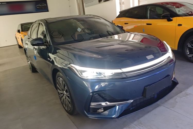 Used Geely Galaxy A7 2025 Model EM-i 150km Starship Edition Front Right 45 Deg