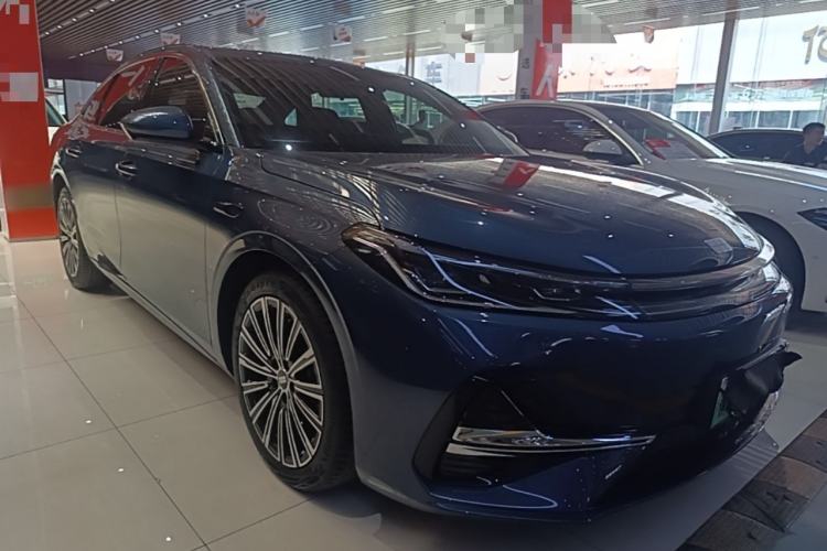 Used Geely Galaxy A7 2025 Model EM-i 150km Starship Edition Front Right 45 Deg