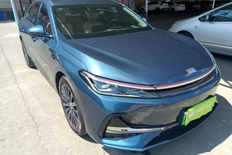 Used Geely Galaxy A7 2025 Model EM-i 150km Starship Edition Front Right 45 Deg