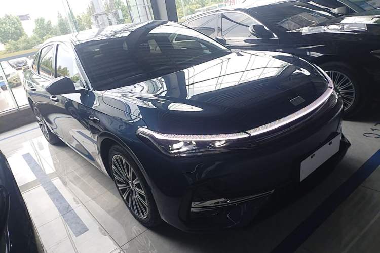Used Geely Galaxy A7 2025 Model EM-i 150km Starship Edition Front Right 45 Deg