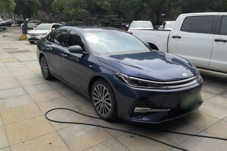 Used Geely Galaxy A7 2025 Model EM-i 150km Starship Edition Front Right 45 Deg
