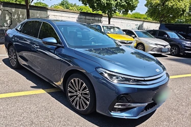 Used Geely Galaxy A7 2025 Model EM-i 150km Starship Edition Front Right 45 Deg